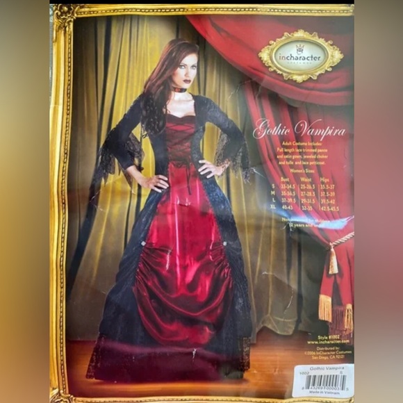 Gothic Vampira Costume - XL - Picture 3 of 16
